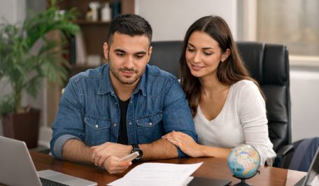 פגישת ייעוץ הגירה במשרד עורכי דין באשדוד